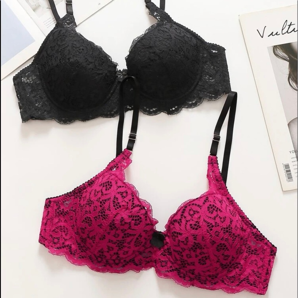2 pairs of lace bras, brand new 👙💝